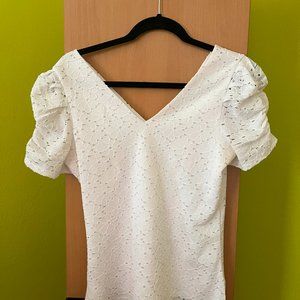 NNOT - EXPRESS never worn - beautiful white shirt with bell sleeves